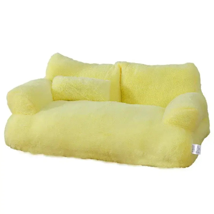 Panier de luxe pour chat doux et confortable, en peluche jaune, parfait pour le repos et la détente de votre animal.