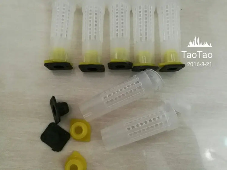 100 Pcs Beekeeping Tools Fertility King Pedestal Guard Longwall Shield Queen Cage Cover By Registered Mail - WHITE